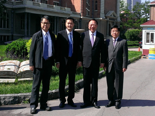 本校劉維琪校長及解鴻年國際長應天津市台辦邀請赴天津拜訪天津外國語大學、天津商業大學、天津理工大學及海河教育園