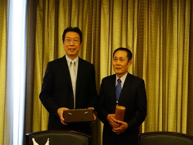 天津商業大學劉書瀚校長一行貴賓蒞臨本校參訪